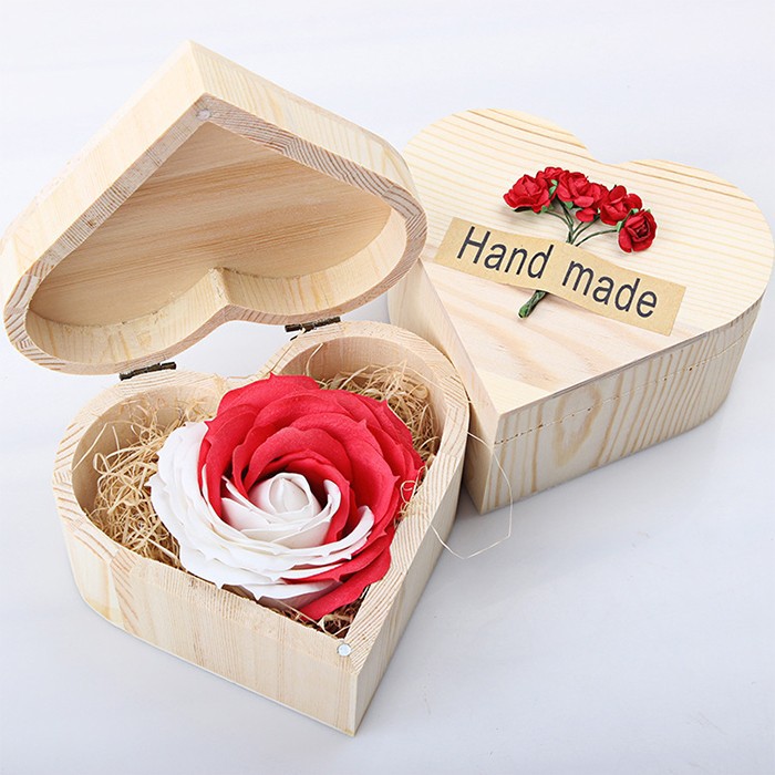 Hoa Sáp Một Bông Trong Hộp Gỗ (Hộp Trái Tim)