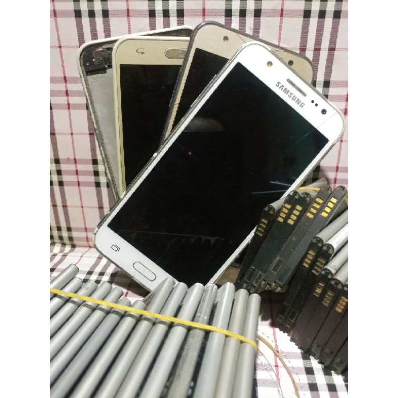 Xác điện thoại samsung j 500 đã test, đủ đồ, tặng pin