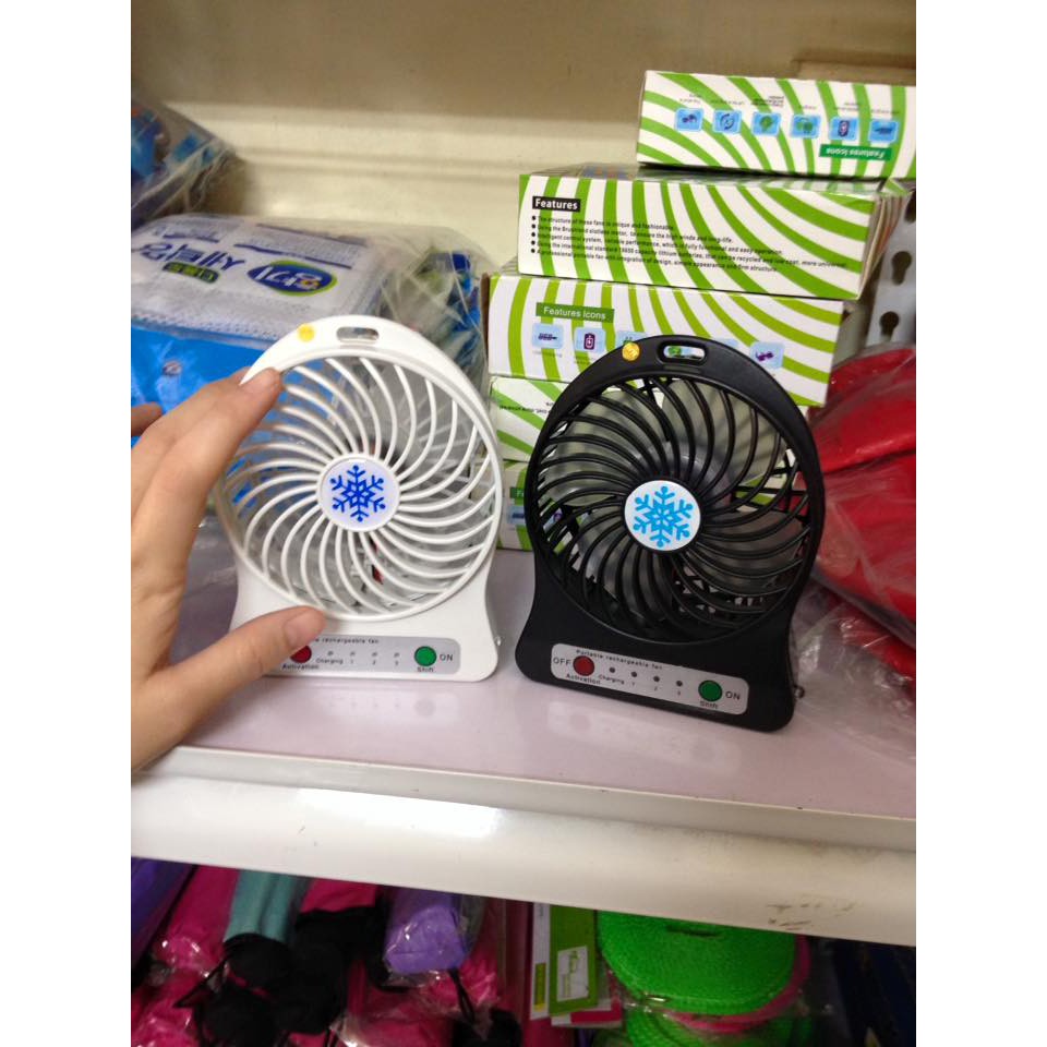 Quạt mini tích điện