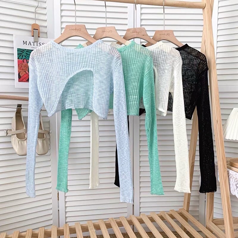 Áo khoác len mỏng croptop khoét vạt cá tính