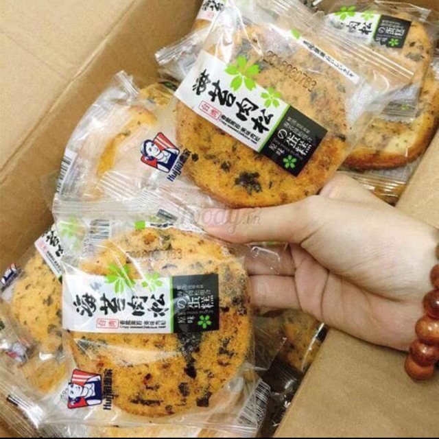 Bánh ruốc rong biển: 6k/cái