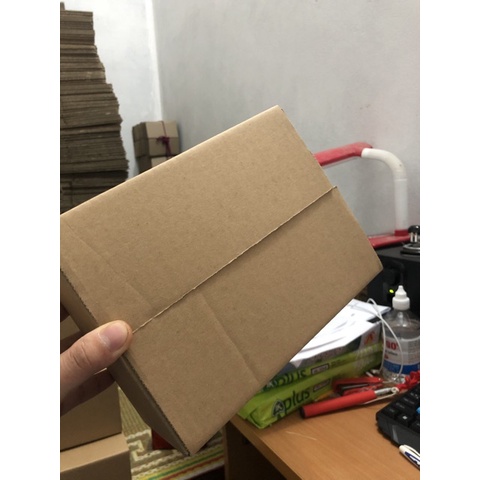 Hộp carton bao bì kích thước 20x15x10(cm), thùng giấy cod gói hàng, bìa cứng đóng hàng nắp đậy giá rẻ