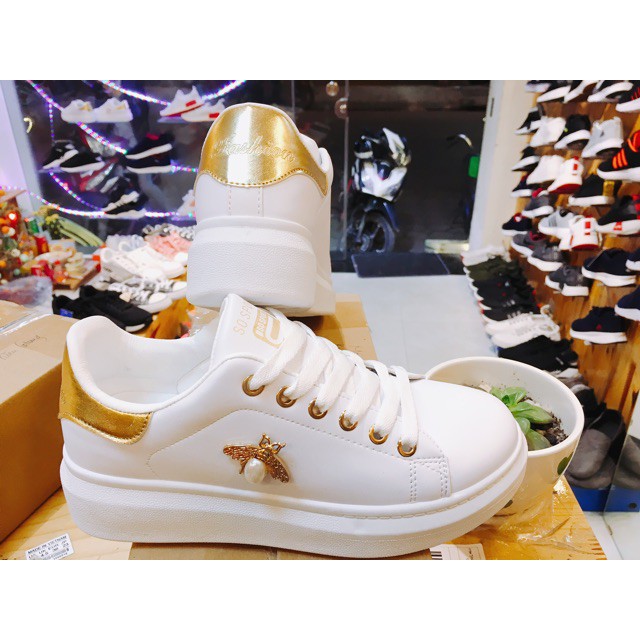 Giày sneaker độn đế trắng | con ong vàng