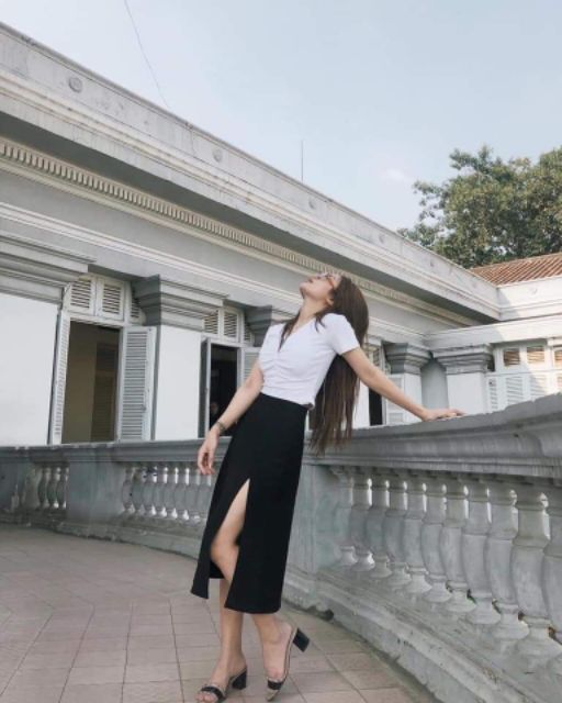 Chân váy chữ A xẻ đùi | BigBuy360 - bigbuy360.vn