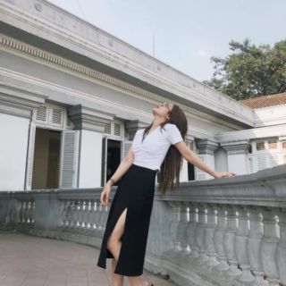 Chân váy chữ A xẻ đùi