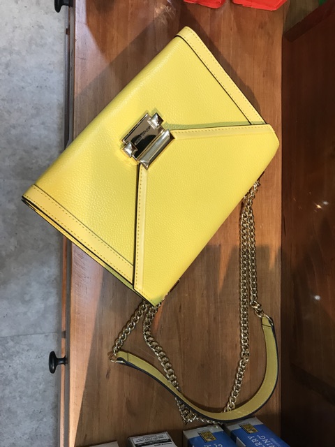 Túi Mk RETAIL bì thư vàng cực xinh Authentic 100%