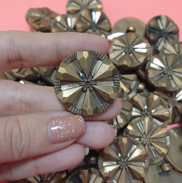 5 Nút áo , cúc áo, khuy áo hoa văn đính đá