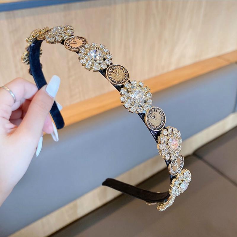 Cài tóc phong cách retro xinh xắn dành cho nữ