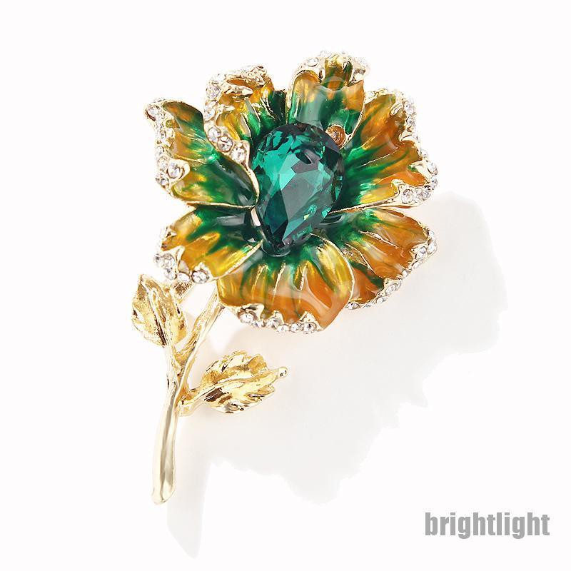 Trâm Cài Áo Hoa Sang Trọng Với