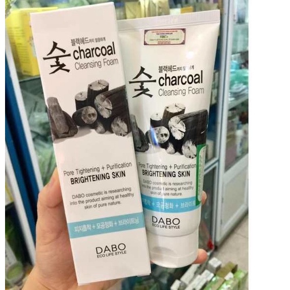 Sữa rửa mặt nam tinh chất than hoạt tính xóa mụn, dưỡng trắng da DABO Hàn quốc 150ml/Tuýp