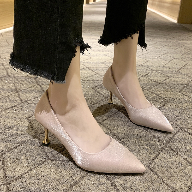 Giày cao gót nữ mũi nhọn chất liệu satin gợi cảm