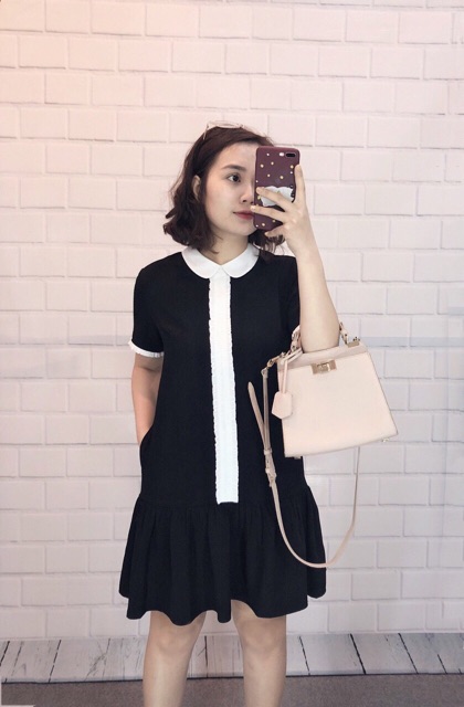 Váy kẻ cổ đức