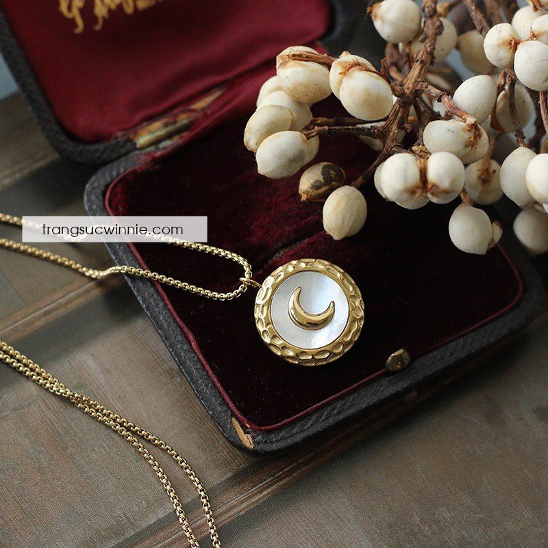 Dây chuyền nữ titan nacre moon