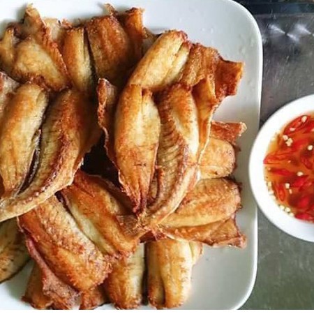 Khô cá đù phơi sấy tự nhiên chất lượng loại 1 rất ngon , vị mặn nhẹ thịt dai thơm ngon ,không chất bảo quản , vệ sinh