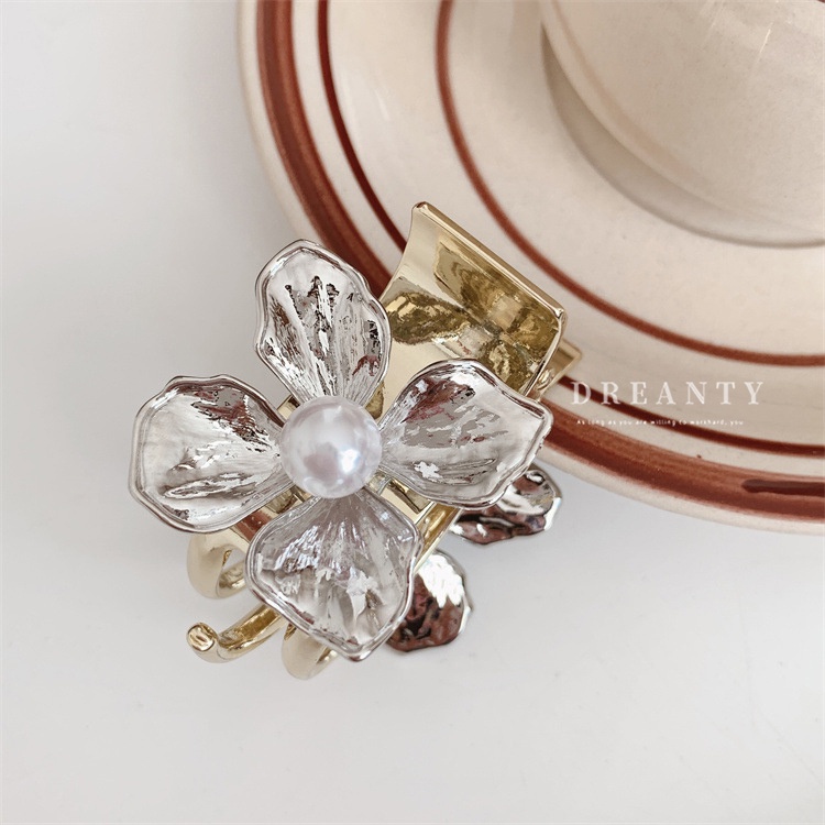 Kẹp Tóc Hình Hoa Đính Ngọc Trai Đơn Giản Thời Trang Cho Nữ