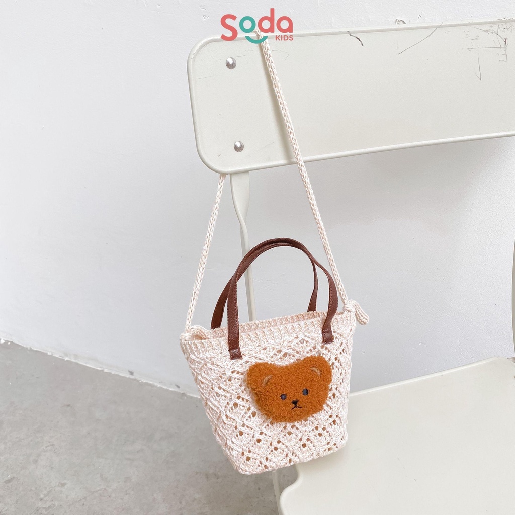 Túi giả cói cho bé SODA KIDS đính gấu kèm quai đeo chéo, phong cách Hàn Quốc