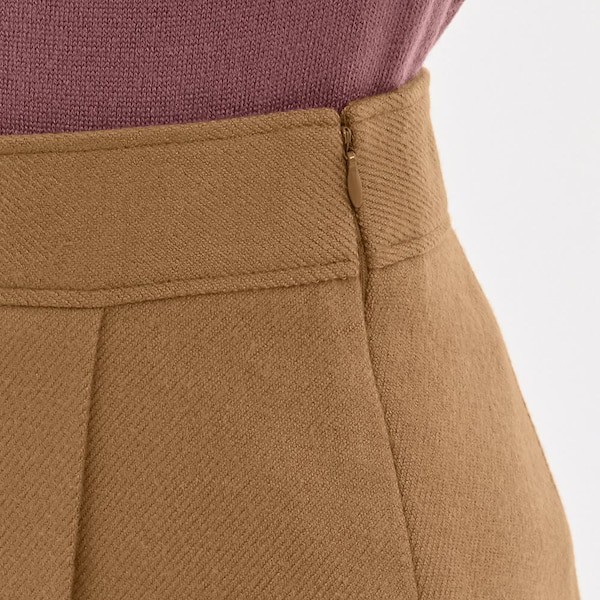 Chân váy dạ bút chì túi ốp cá tính mà duyên dáng của GU - Nhật