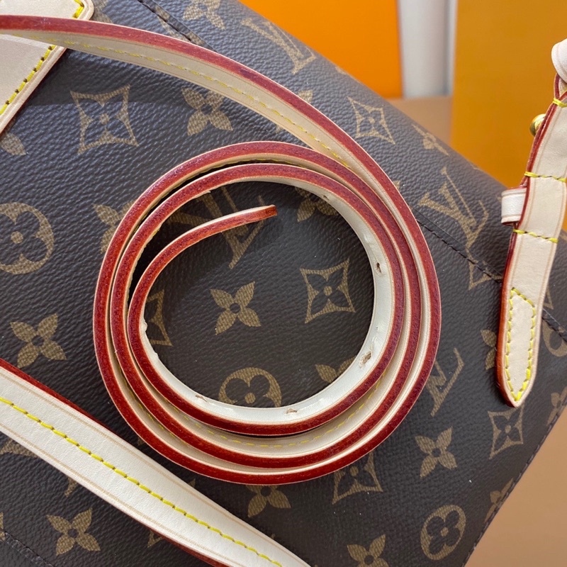 Balo thời trang nữ thương hiệu Louis Vuitton LV Montsouris da thật cao cấp