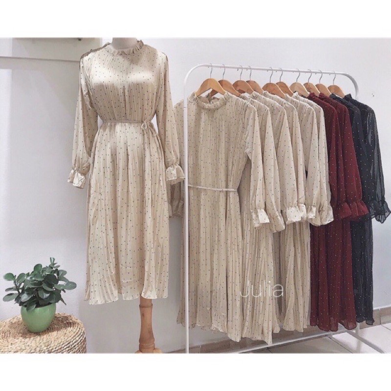 váy chấm bi dập ly