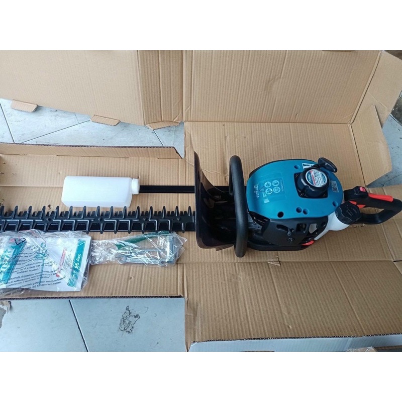 TOTAL Máy cắt tỉa hàng rào 0.75Kw-25.4cc 1HP TGT5265511