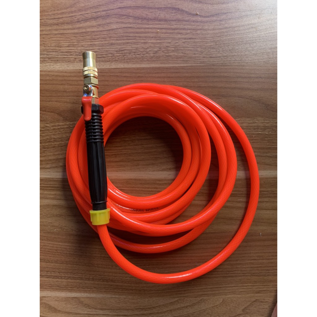 Ống dây áp lực dùng cho bơm nước 12v đường kính ống dẫn 10mm kèm 1 vòi xịt thằng đầu béc có chỉnh tia