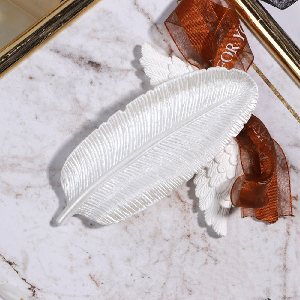 [Hàng mới về] Đĩa trưng bày móng tay nghệ thuật hình lông vũ sáng tạo tiện lợi