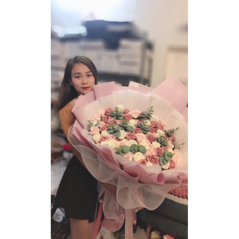 [Hoa valentine, sinh nhật, khai trương] Bó hoa sáp siêu to 100bông phối lá táo mốc, gói giấy Hàn Quốc không nhăn.