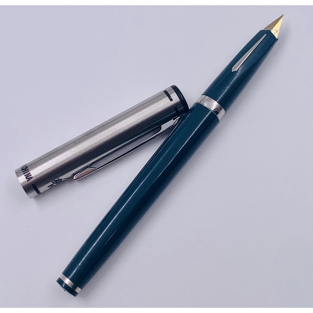 Bút máy cổ Hero 240