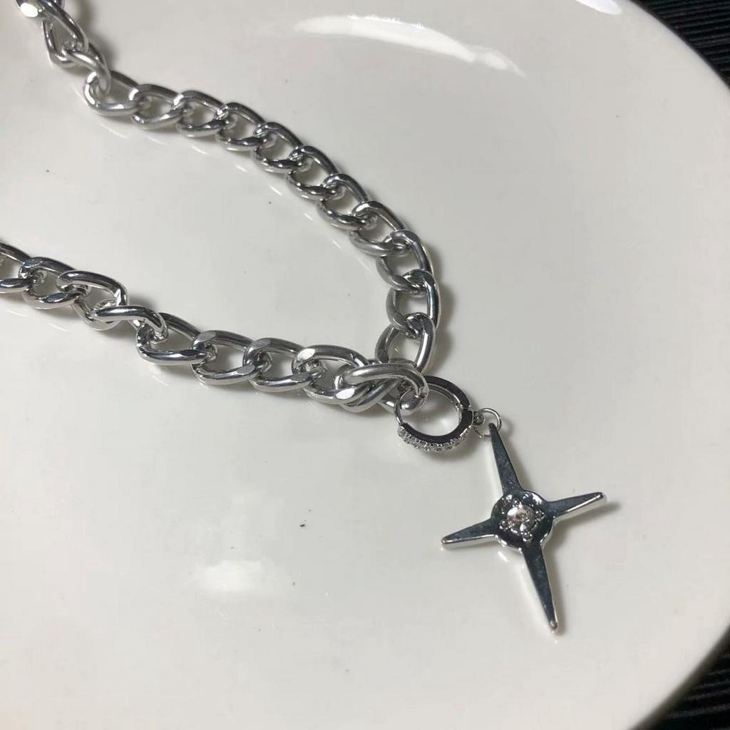 Dây Chuyền Mặt Hình Thánh Giá Chất Liệu Kim Loại 22865 Cho Nữ