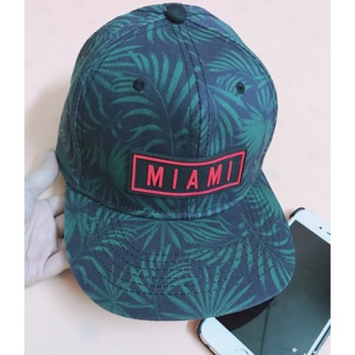 Mũ lưỡi trai hm newww