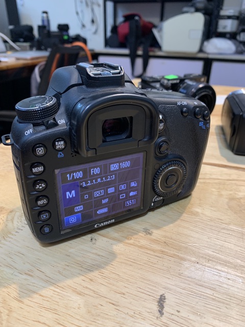 Máy ảnh canon 7D  đẹp