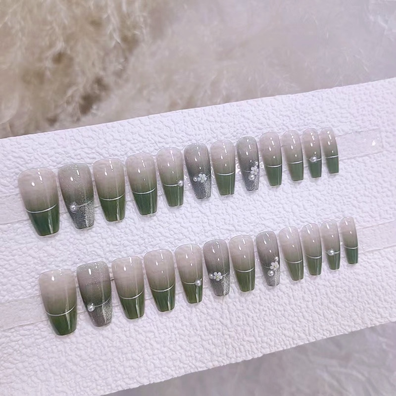 Sản Phẩm Hoàn Thiện Móng Tay Giả Màu Trắng Thiết Kế Móng Tay Nghệ Thuật