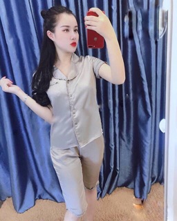 Bộ lụa satin viền bèo áo cộc quần lửng