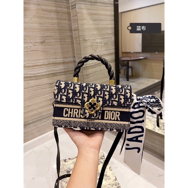 Túi Xách Diỏr quai xách neww hàng thêu sz 20 sẵn ship