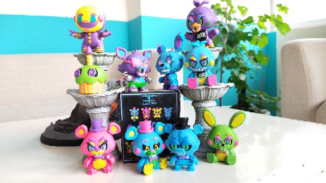 Mô hình Five Nights At Freddy full box