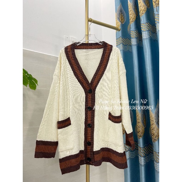 Áo khoác cardigan cổ tim viền from rộng len mềm.