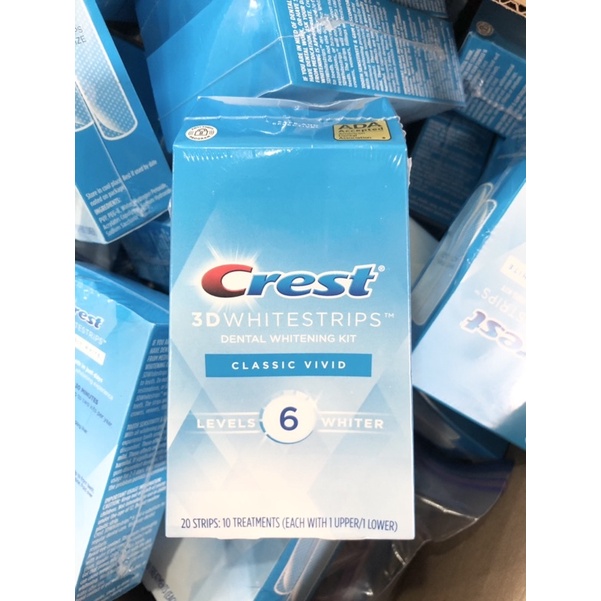 Miếng dán trắng răng Crest 3D White No Slip Whitestrips CLASSIC VIVID hộp 20 miếng từ Mỹ