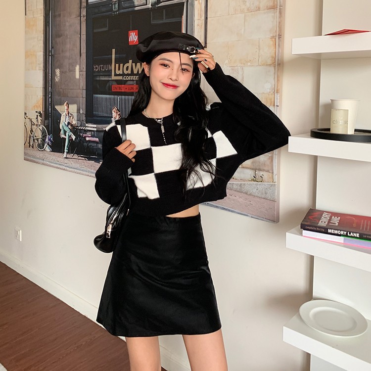 Áo sweater dáng ngắn họa tiết kẻ ô vuông màu trắng đen phong cách Hàn Quốc dễ phối đồ