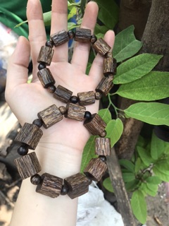 Vòng trầm 12li