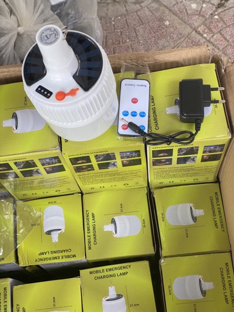 Bóng đèn năng lượng mặt trời 100W siêu sáng có điều khiển