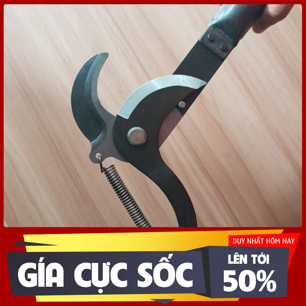 Dụng cụ cắt cành trên cao lưỡi thép SK118