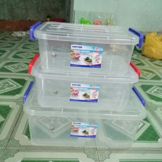 Hộp nhựa nuôi pet