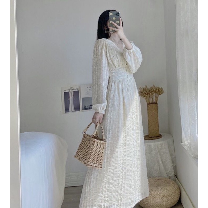 Đầm ren cổ V dịu dàng nữ tính Shin Dress