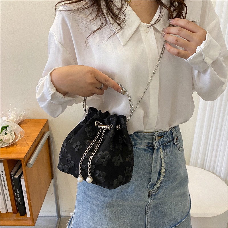 Túi đeo chéo JASMIN NOIR vải canvas dạng hình đám mây phối dây xích thời trang cho nữ