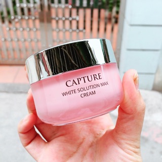 Kem dưỡng ẩm trắng da ahc capture solution max cream