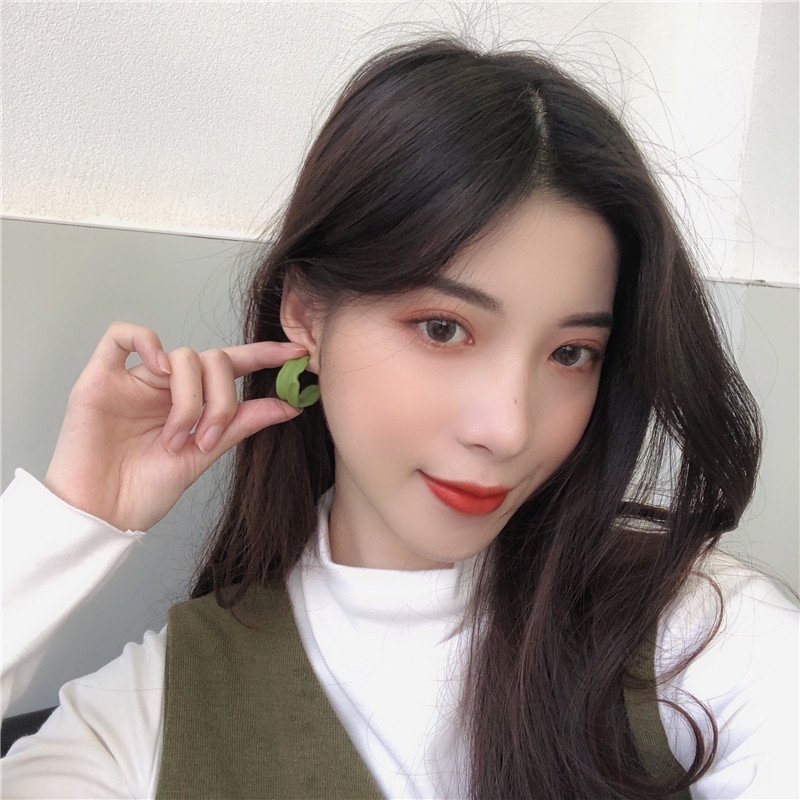 Bông tai xanh matcha hình bán nguyệt chữ C nhỏ chuôi bạc S925 CoCochang shop