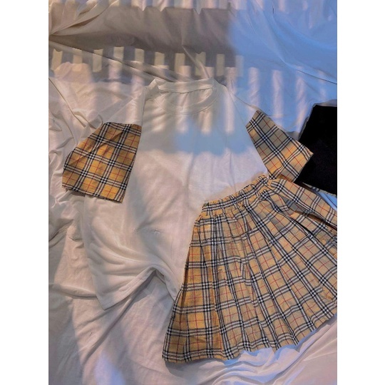 Set Áo Thun Kèm Chân Váy Caro