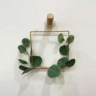 Vòng lá Eucalyptus treo trang trí tường