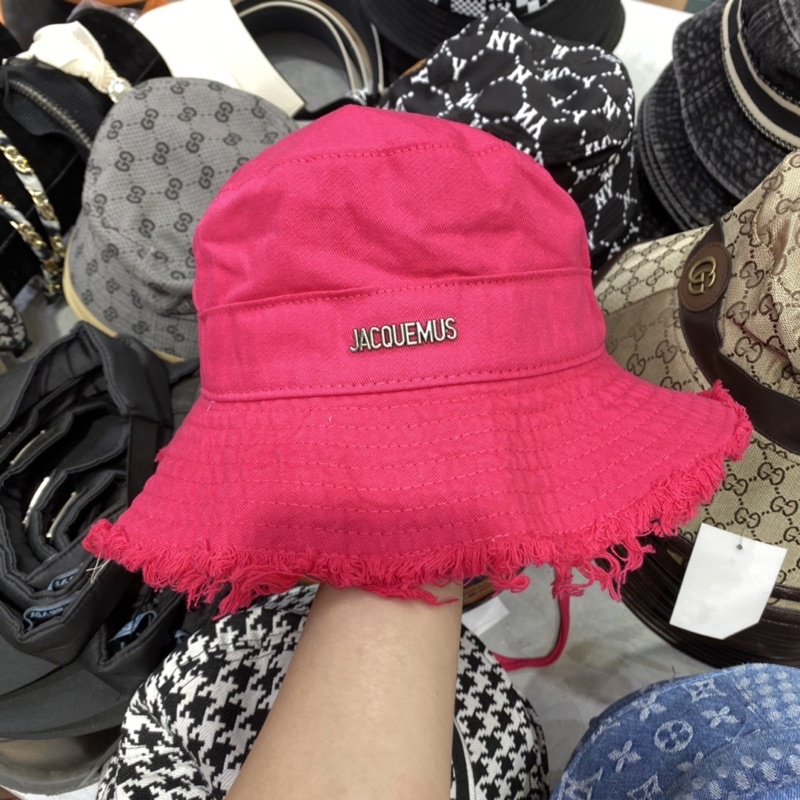 Mũ JACQUEMUS Bucket Tai Bèo