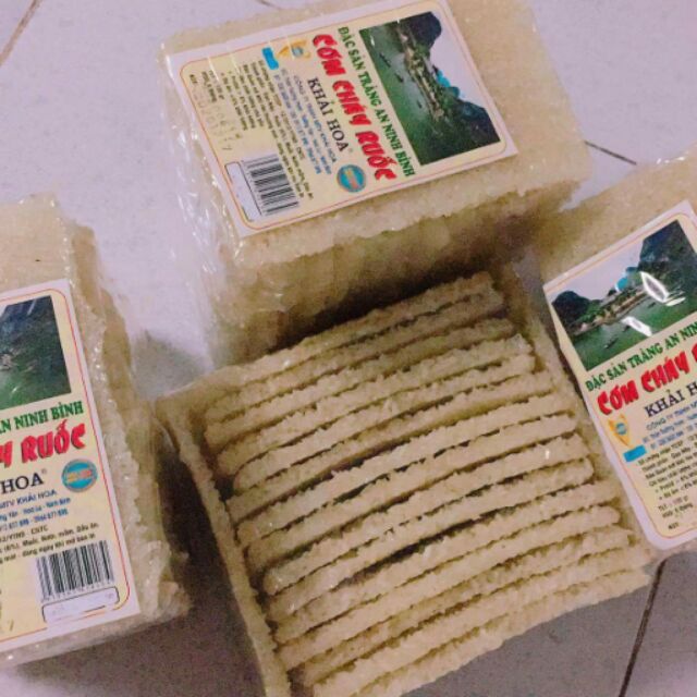 Combo cơm cháy và đồ ăn vặt 162.000₫
